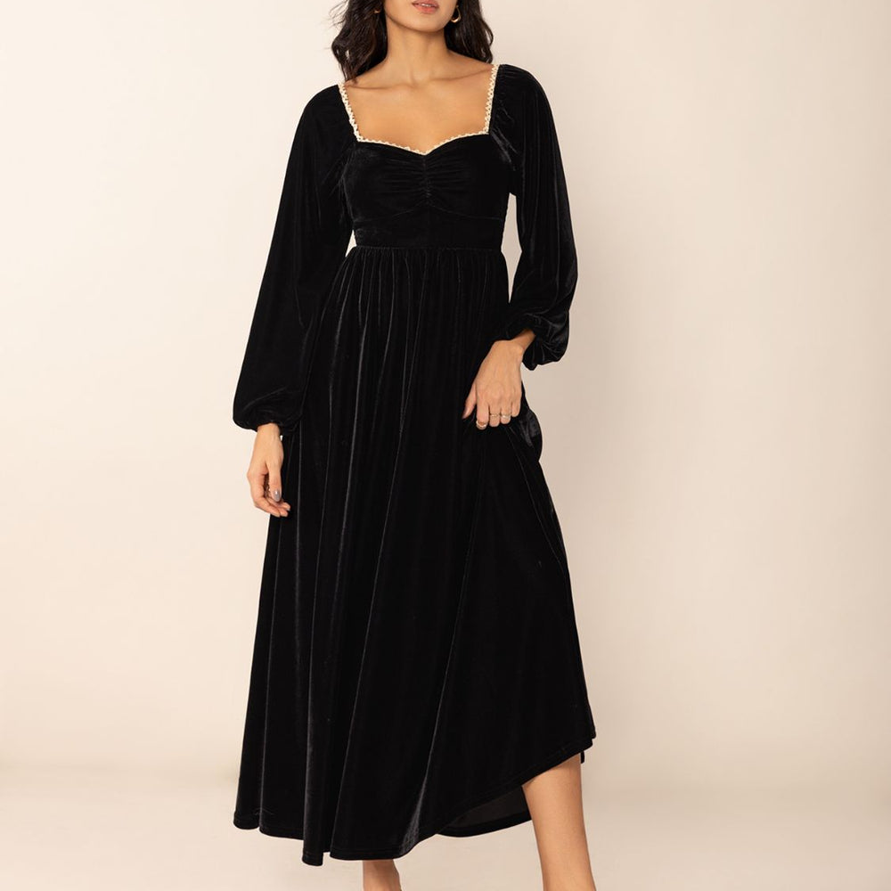 
                  
                    Sweetheart Neck Long Sleeve Midi Dress
                  
                