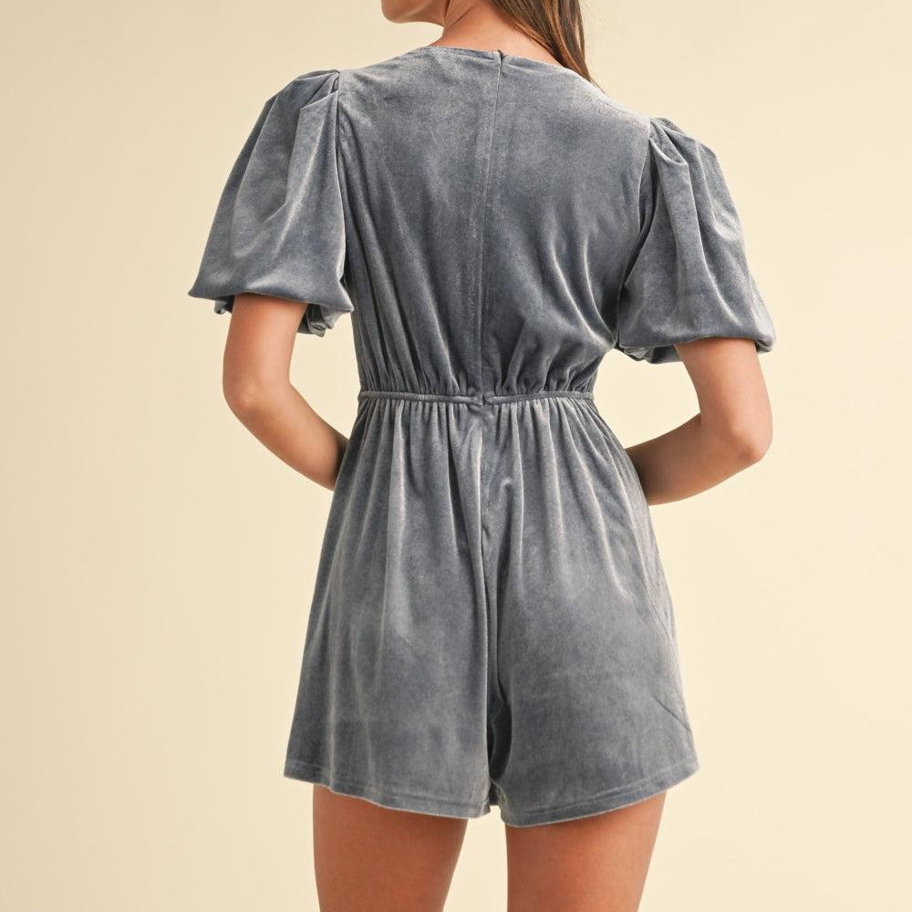 
                      
                        Jewel Bow Decor Puff Sleeve Velvet Romper
                      
                    