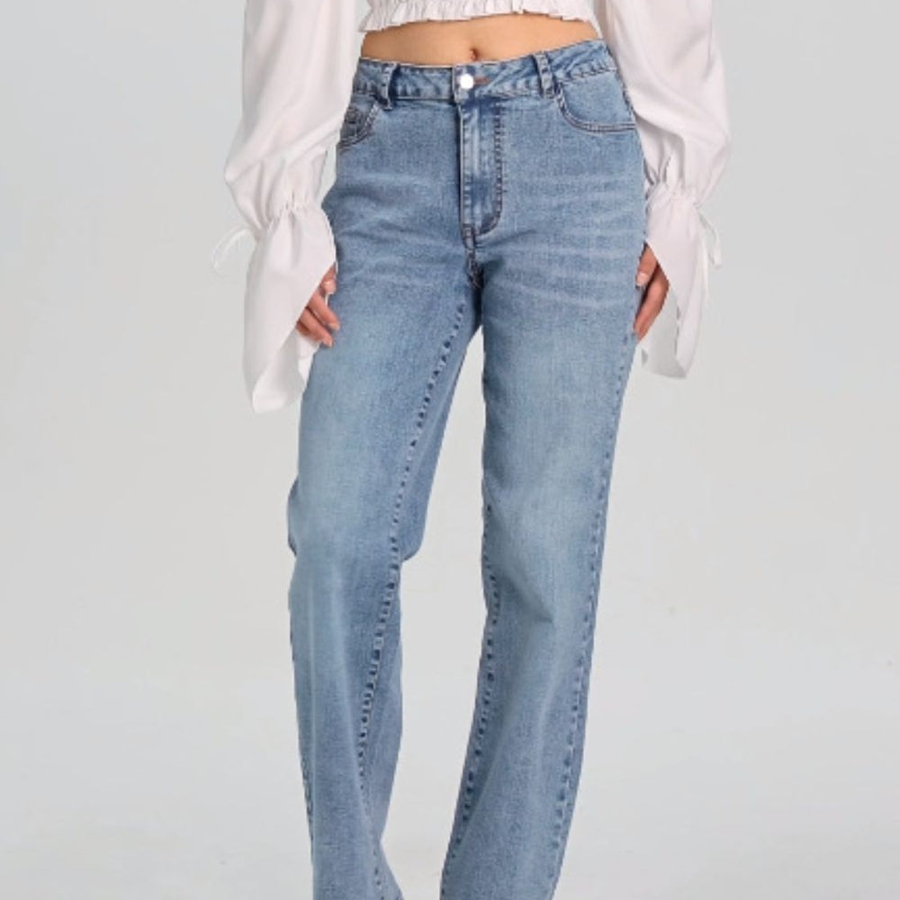 
                      
                        Straight Jeans with Pockets
                      
                    