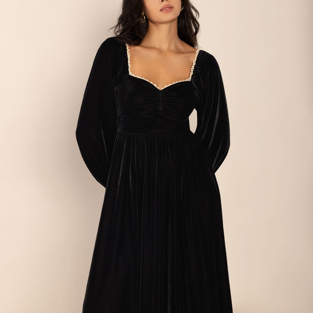 
                  
                    Sweetheart Neck Long Sleeve Midi Dress
                  
                