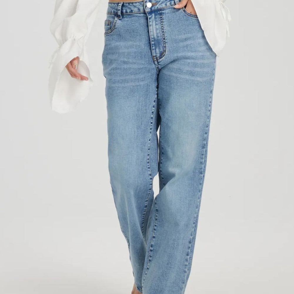 
                      
                        Straight Jeans with Pockets
                      
                    